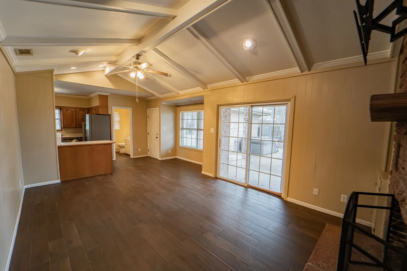 Single Family Residence For Sale in Stephens County , 1506 W Elliott Street, Breckenridge, Texas 76424, 4 Bedroom, 3 Bathroom, 2 Garage spaces, 2,165 Sqft, built in 1966, mls#21150732, Real Estate Agent in Breckenridge, Homes For Sale in Stephens county, Homes For Sale in Breckenridge, Realtor in Breckenridge Texas, Real Estate Brokerage Independent Realty Texas, Luminita Cordes Realtor