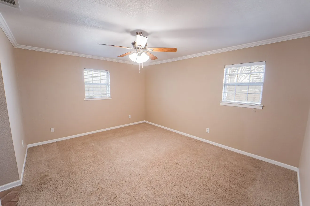 Single Family Residence For Sale in Stephens County , 1506 W Elliott Street, Breckenridge, Texas 76424, 4 Bedroom, 3 Bathroom, 2 Garage spaces, 2,165 Sqft, built in 1966, mls#21150732, Real Estate Agent in Breckenridge, Homes For Sale in Stephens county, Homes For Sale in Breckenridge, Realtor in Breckenridge Texas, Real Estate Brokerage Independent Realty Texas, Luminita Cordes Realtor
