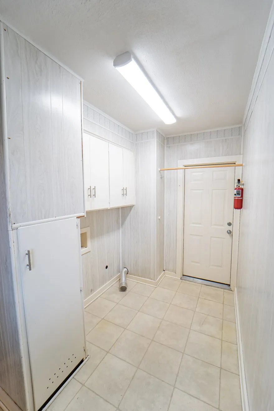 Single Family Residence For Sale in Stephens County , 1506 W Elliott Street, Breckenridge, Texas 76424, 4 Bedroom, 3 Bathroom, 2 Garage spaces, 2,165 Sqft, built in 1966, mls#21150732, Real Estate Agent in Breckenridge, Homes For Sale in Stephens county, Homes For Sale in Breckenridge, Realtor in Breckenridge Texas, Real Estate Brokerage Independent Realty Texas, Luminita Cordes Realtor