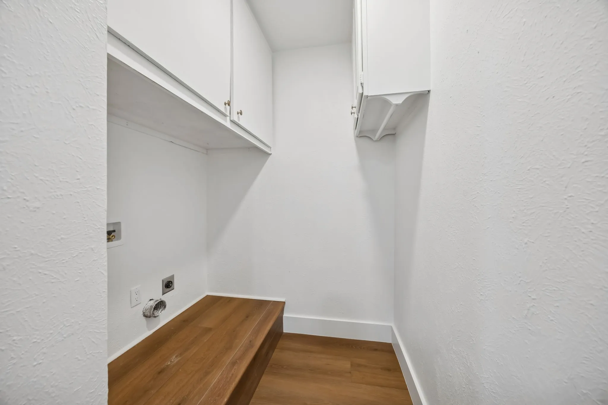 Single Family Residence For Sale in Dallas County , 2917 Gardenia Drive, Garland, Texas 75041, 4 Bedroom, 2 Bathroom, Garage spaces, 1,980 Sqft, built in 1959, Preowned, mls#21172327, Real Estate Agent in Garland, Homes For Sale in Dallas county, Homes For Sale in Garland, Realtor in Garland Texas, Real Estate Brokerage Independent Realty Texas, Luminita Cordes Realtor