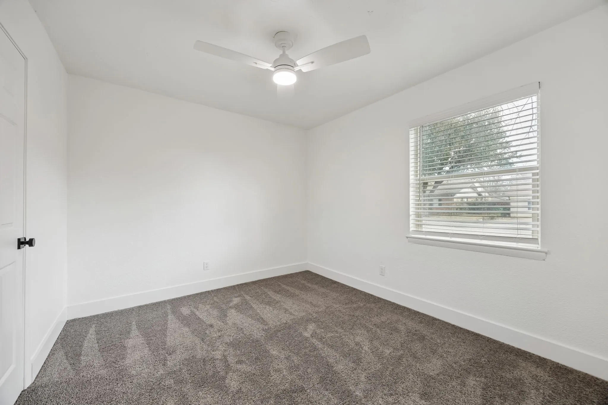 Single Family Residence For Sale in Dallas County , 2917 Gardenia Drive, Garland, Texas 75041, 4 Bedroom, 2 Bathroom, Garage spaces, 1,980 Sqft, built in 1959, Preowned, mls#21172327, Real Estate Agent in Garland, Homes For Sale in Dallas county, Homes For Sale in Garland, Realtor in Garland Texas, Real Estate Brokerage Independent Realty Texas, Luminita Cordes Realtor