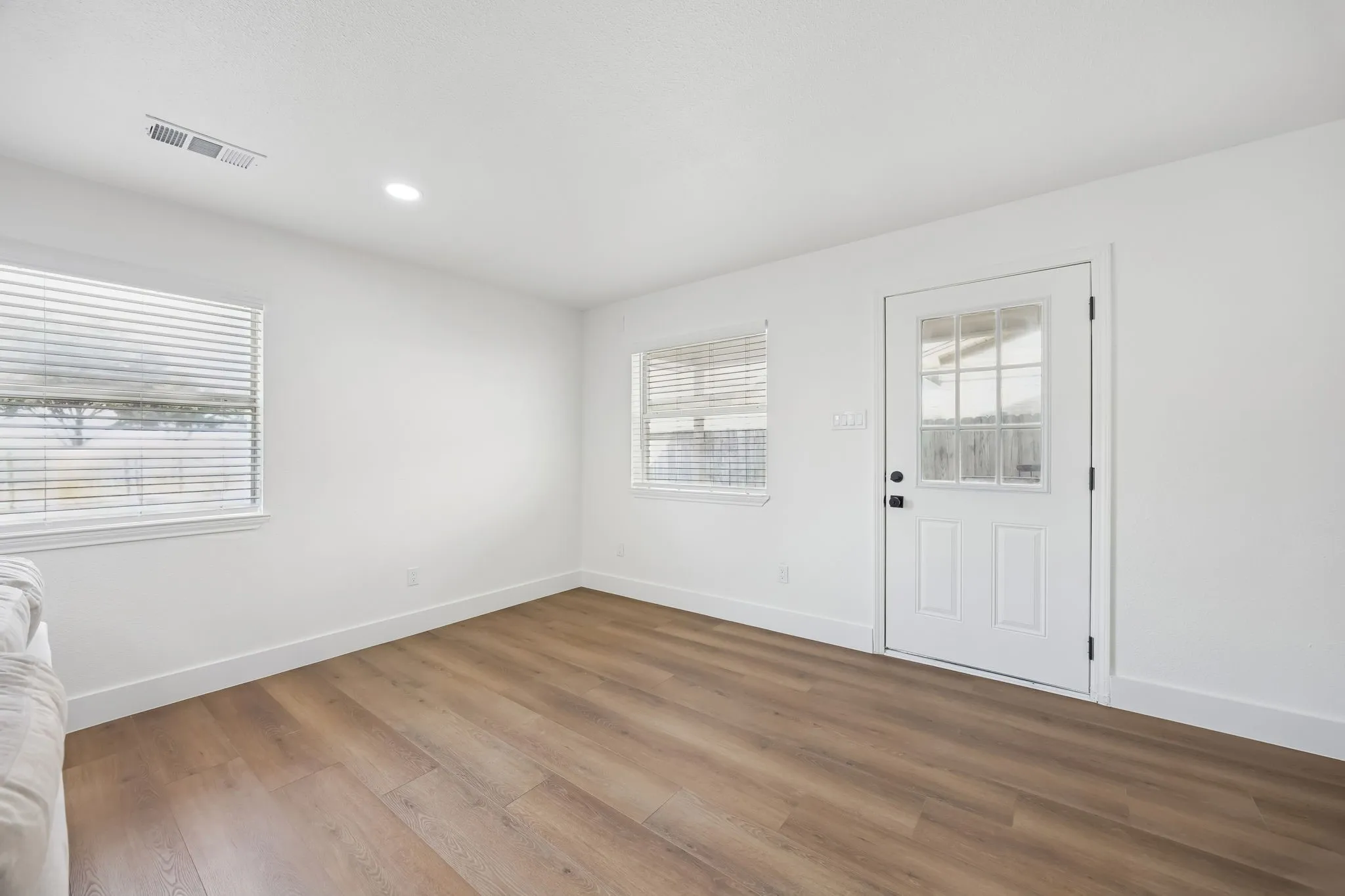 Single Family Residence For Sale in Dallas County , 2917 Gardenia Drive, Garland, Texas 75041, 4 Bedroom, 2 Bathroom, Garage spaces, 1,980 Sqft, built in 1959, Preowned, mls#21172327, Real Estate Agent in Garland, Homes For Sale in Dallas county, Homes For Sale in Garland, Realtor in Garland Texas, Real Estate Brokerage Independent Realty Texas, Luminita Cordes Realtor