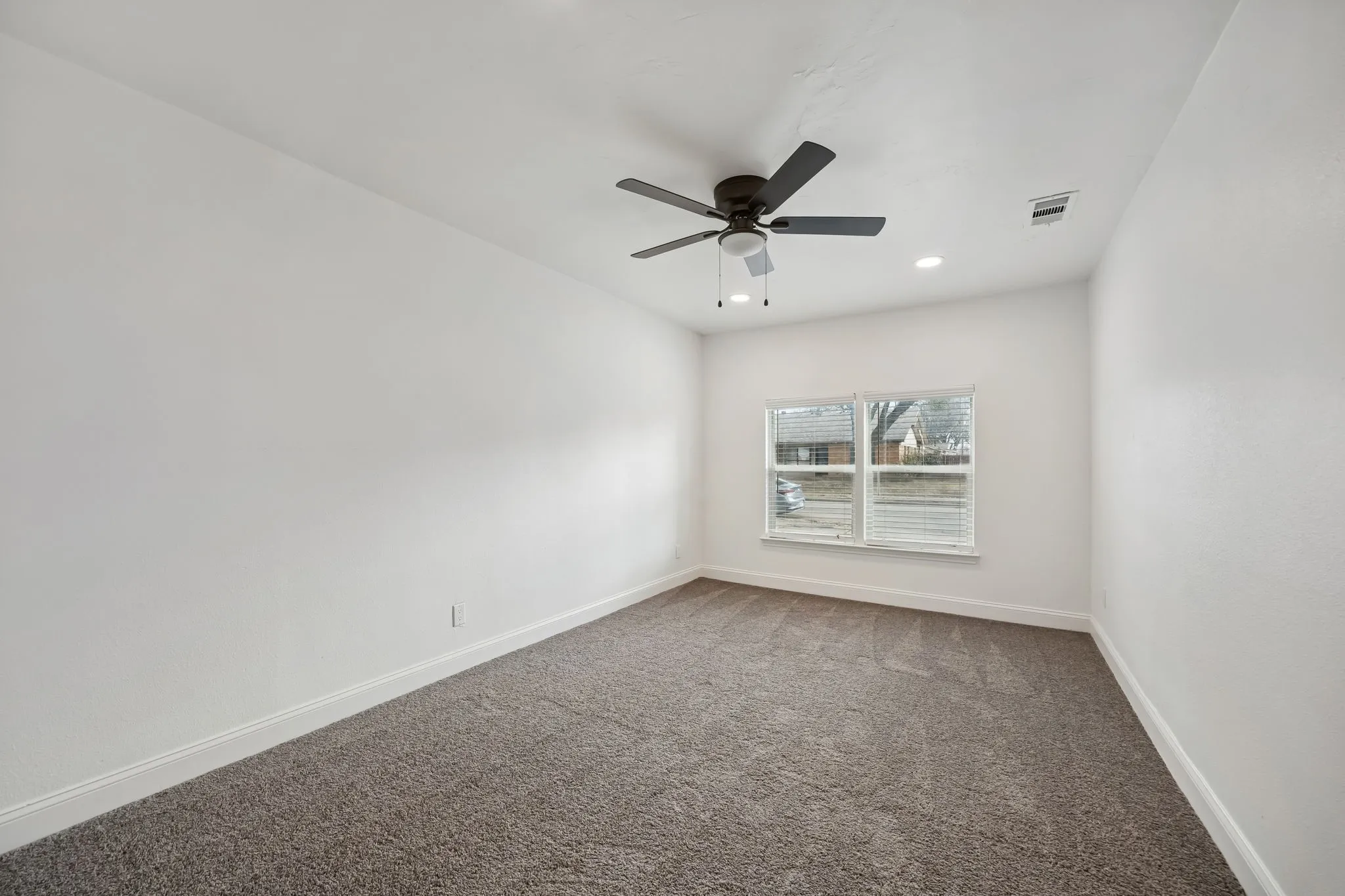 Single Family Residence For Sale in Dallas County , 2917 Gardenia Drive, Garland, Texas 75041, 4 Bedroom, 2 Bathroom, Garage spaces, 1,980 Sqft, built in 1959, Preowned, mls#21172327, Real Estate Agent in Garland, Homes For Sale in Dallas county, Homes For Sale in Garland, Realtor in Garland Texas, Real Estate Brokerage Independent Realty Texas, Luminita Cordes Realtor