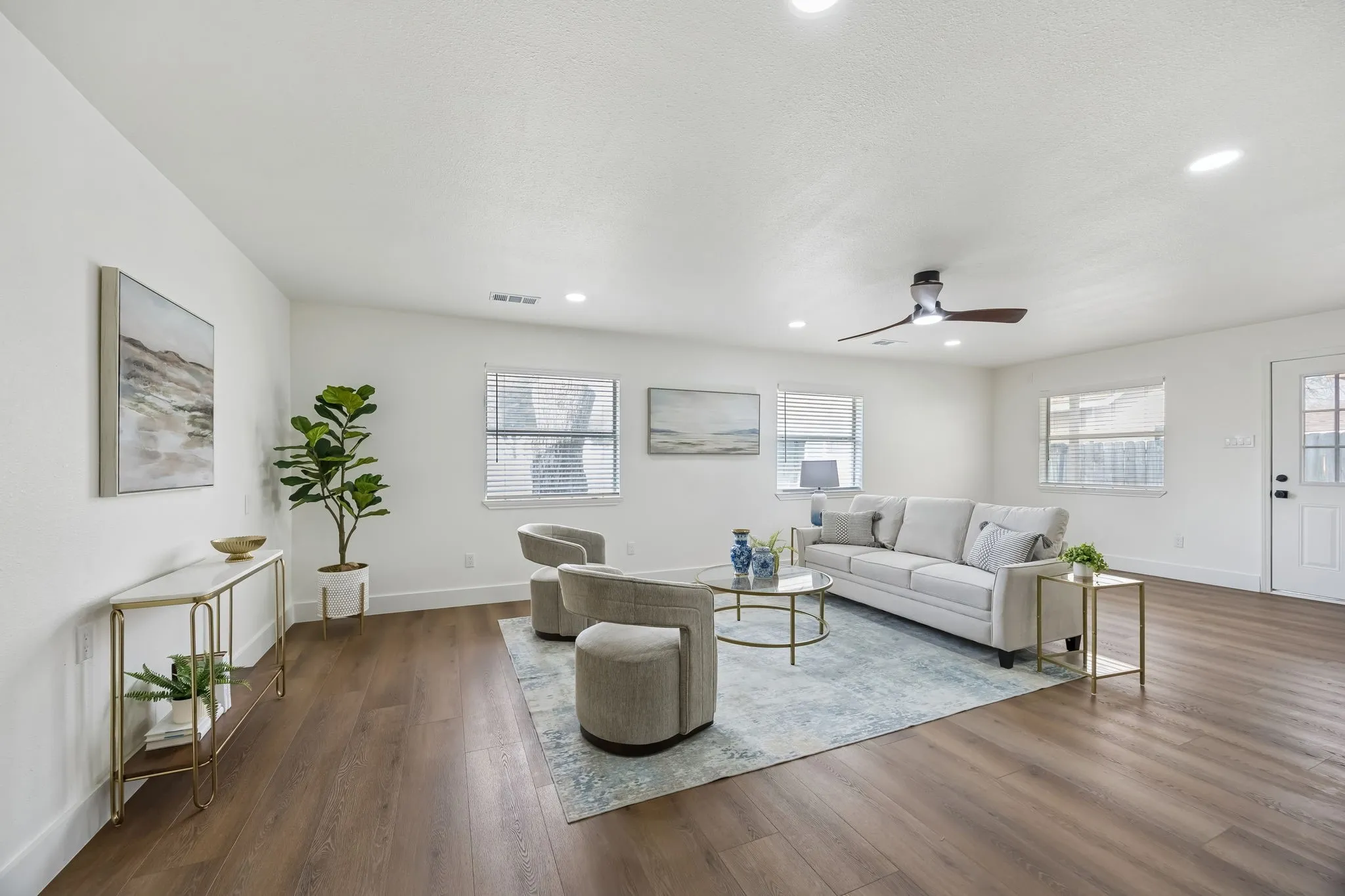 Single Family Residence For Sale in Dallas County , 2917 Gardenia Drive, Garland, Texas 75041, 4 Bedroom, 2 Bathroom, Garage spaces, 1,980 Sqft, built in 1959, Preowned, mls#21172327, Real Estate Agent in Garland, Homes For Sale in Dallas county, Homes For Sale in Garland, Realtor in Garland Texas, Real Estate Brokerage Independent Realty Texas, Luminita Cordes Realtor
