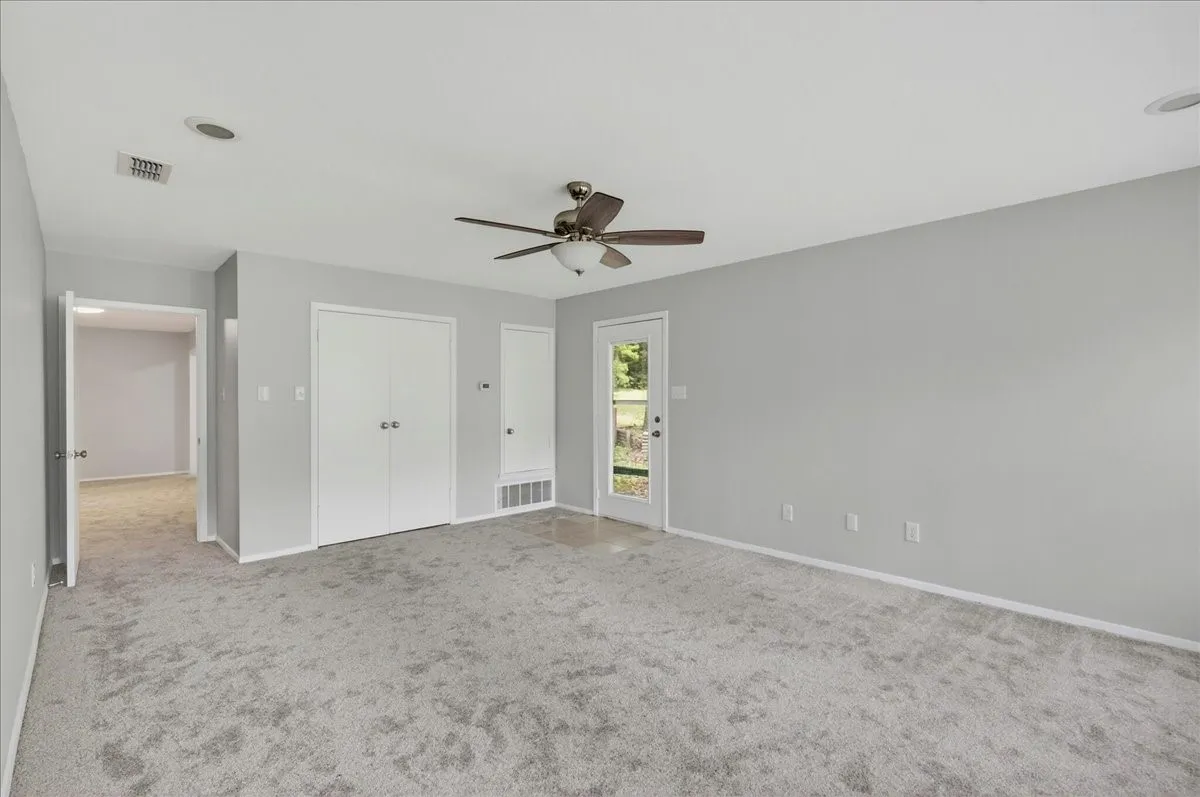 Single Family Residence For Sale in Wood County , 1051 County Road 2620, Mineola, Texas 75773, 4 Bedroom, 3 Bathroom, 1 Garage spaces, 2,730 Sqft, built in 1982, mls#21172563, Real Estate Agent in Mineola, Homes For Sale in Wood county, Homes For Sale in Mineola, Realtor in Mineola Texas, Real Estate Brokerage Independent Realty Texas, Luminita Cordes Realtor