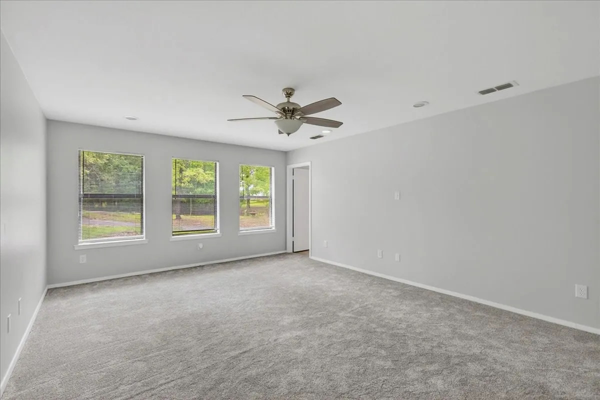 Single Family Residence For Sale in Wood County , 1051 County Road 2620, Mineola, Texas 75773, 4 Bedroom, 3 Bathroom, 1 Garage spaces, 2,730 Sqft, built in 1982, mls#21172563, Real Estate Agent in Mineola, Homes For Sale in Wood county, Homes For Sale in Mineola, Realtor in Mineola Texas, Real Estate Brokerage Independent Realty Texas, Luminita Cordes Realtor
