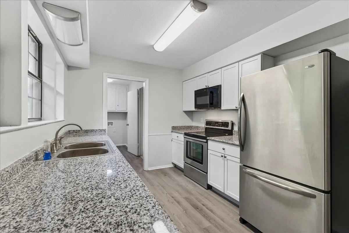 Single Family Residence For Sale in Wood County , 1051 County Road 2620, Mineola, Texas 75773, 4 Bedroom, 3 Bathroom, 1 Garage spaces, 2,730 Sqft, built in 1982, mls#21172563, Real Estate Agent in Mineola, Homes For Sale in Wood county, Homes For Sale in Mineola, Realtor in Mineola Texas, Real Estate Brokerage Independent Realty Texas, Luminita Cordes Realtor