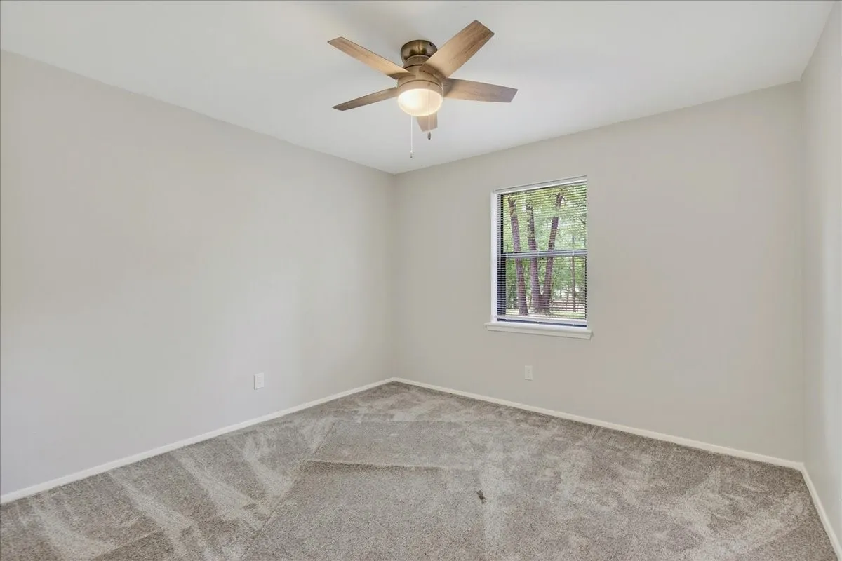 Single Family Residence For Sale in Wood County , 1051 County Road 2620, Mineola, Texas 75773, 4 Bedroom, 3 Bathroom, 1 Garage spaces, 2,730 Sqft, built in 1982, mls#21172563, Real Estate Agent in Mineola, Homes For Sale in Wood county, Homes For Sale in Mineola, Realtor in Mineola Texas, Real Estate Brokerage Independent Realty Texas, Luminita Cordes Realtor