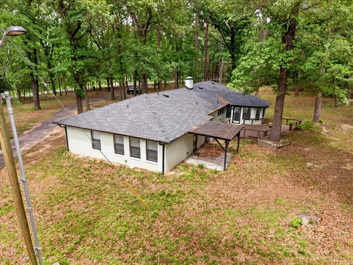Single Family Residence For Sale in Wood County , 1051 County Road 2620, Mineola, Texas 75773, 4 Bedroom, 3 Bathroom, 1 Garage spaces, 2,730 Sqft, built in 1982, mls#21172563, Real Estate Agent in Mineola, Homes For Sale in Wood county, Homes For Sale in Mineola, Realtor in Mineola Texas, Real Estate Brokerage Independent Realty Texas, Luminita Cordes Realtor