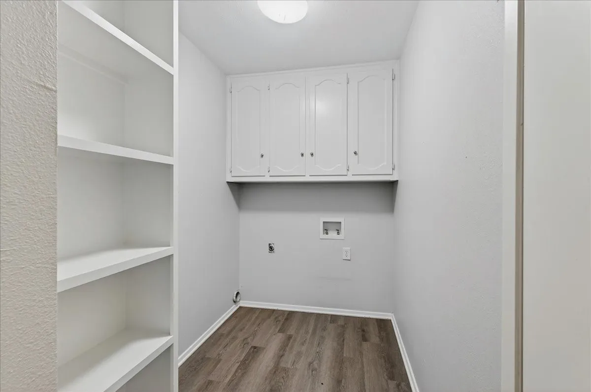 Single Family Residence For Sale in Wood County , 1051 County Road 2620, Mineola, Texas 75773, 4 Bedroom, 3 Bathroom, 1 Garage spaces, 2,730 Sqft, built in 1982, mls#21172563, Real Estate Agent in Mineola, Homes For Sale in Wood county, Homes For Sale in Mineola, Realtor in Mineola Texas, Real Estate Brokerage Independent Realty Texas, Luminita Cordes Realtor