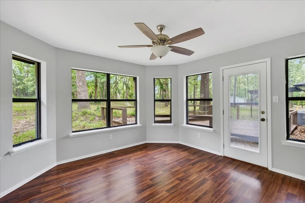 Single Family Residence For Sale in Wood County , 1051 County Road 2620, Mineola, Texas 75773, 4 Bedroom, 3 Bathroom, 1 Garage spaces, 2,730 Sqft, built in 1982, mls#21172563, Real Estate Agent in Mineola, Homes For Sale in Wood county, Homes For Sale in Mineola, Realtor in Mineola Texas, Real Estate Brokerage Independent Realty Texas, Luminita Cordes Realtor
