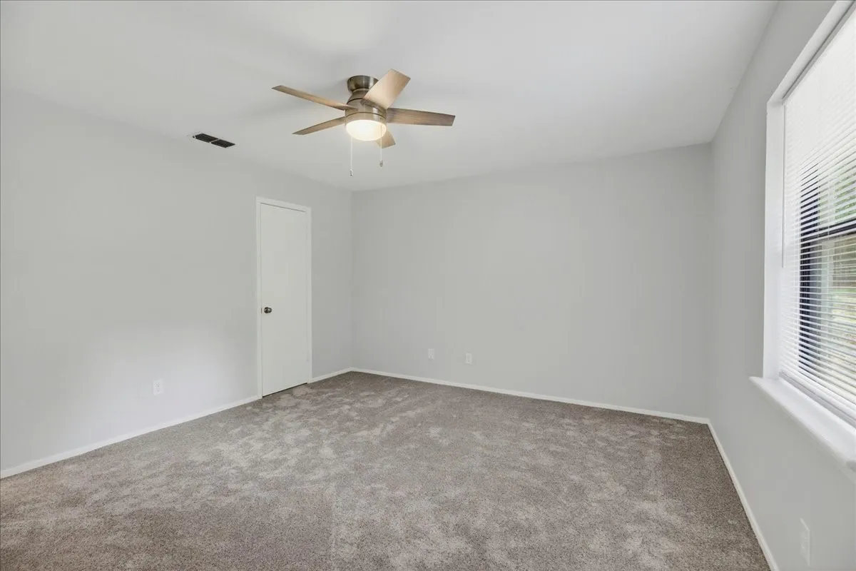 Single Family Residence For Sale in Wood County , 1051 County Road 2620, Mineola, Texas 75773, 4 Bedroom, 3 Bathroom, 1 Garage spaces, 2,730 Sqft, built in 1982, mls#21172563, Real Estate Agent in Mineola, Homes For Sale in Wood county, Homes For Sale in Mineola, Realtor in Mineola Texas, Real Estate Brokerage Independent Realty Texas, Luminita Cordes Realtor