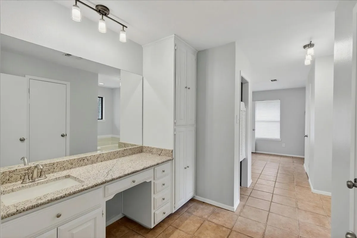 Single Family Residence For Sale in Wood County , 1051 County Road 2620, Mineola, Texas 75773, 4 Bedroom, 3 Bathroom, 1 Garage spaces, 2,730 Sqft, built in 1982, mls#21172563, Real Estate Agent in Mineola, Homes For Sale in Wood county, Homes For Sale in Mineola, Realtor in Mineola Texas, Real Estate Brokerage Independent Realty Texas, Luminita Cordes Realtor