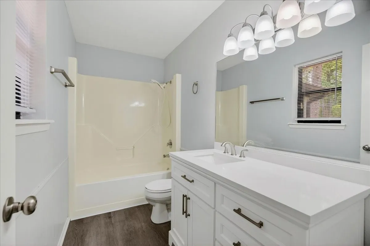 Single Family Residence For Sale in Wood County , 1051 County Road 2620, Mineola, Texas 75773, 4 Bedroom, 3 Bathroom, 1 Garage spaces, 2,730 Sqft, built in 1982, mls#21172563, Real Estate Agent in Mineola, Homes For Sale in Wood county, Homes For Sale in Mineola, Realtor in Mineola Texas, Real Estate Brokerage Independent Realty Texas, Luminita Cordes Realtor