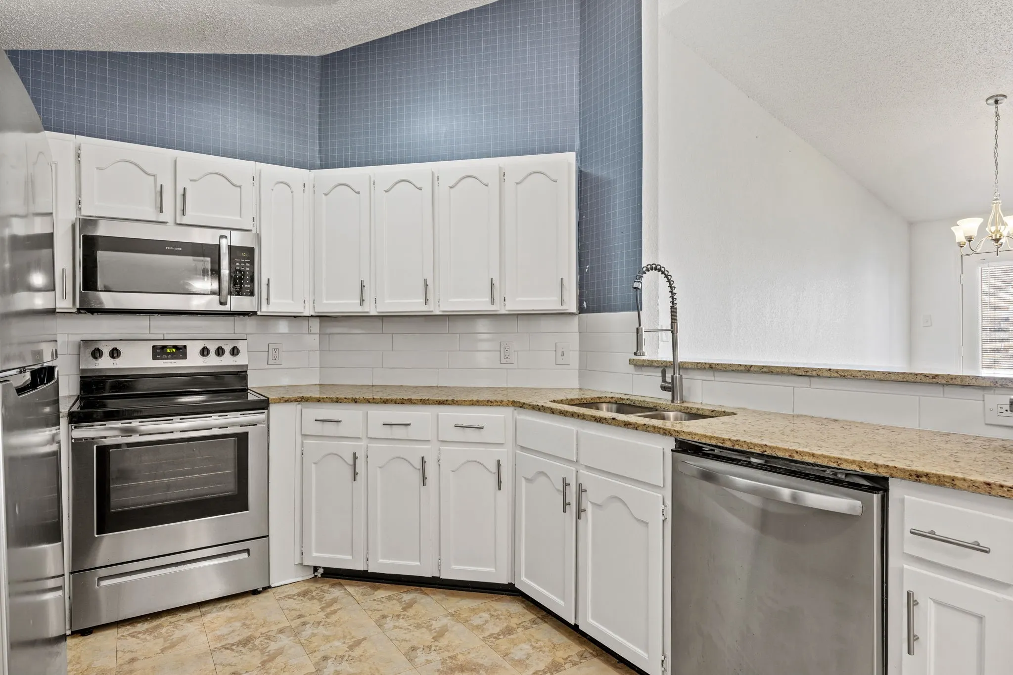 Single Family Residence For Sale in Dallas County , 2713 Harvest Lake Drive, Irving, Texas 75060, 3 Bedroom, 2 Bathroom, 2 Garage spaces, 1,531 Sqft, built in 1985, mls#21167552, Real Estate Agent in Irving, Homes For Sale in Dallas county, Homes For Sale in Irving, Realtor in Irving Texas, Real Estate Brokerage Independent Realty Texas, Luminita Cordes Realtor