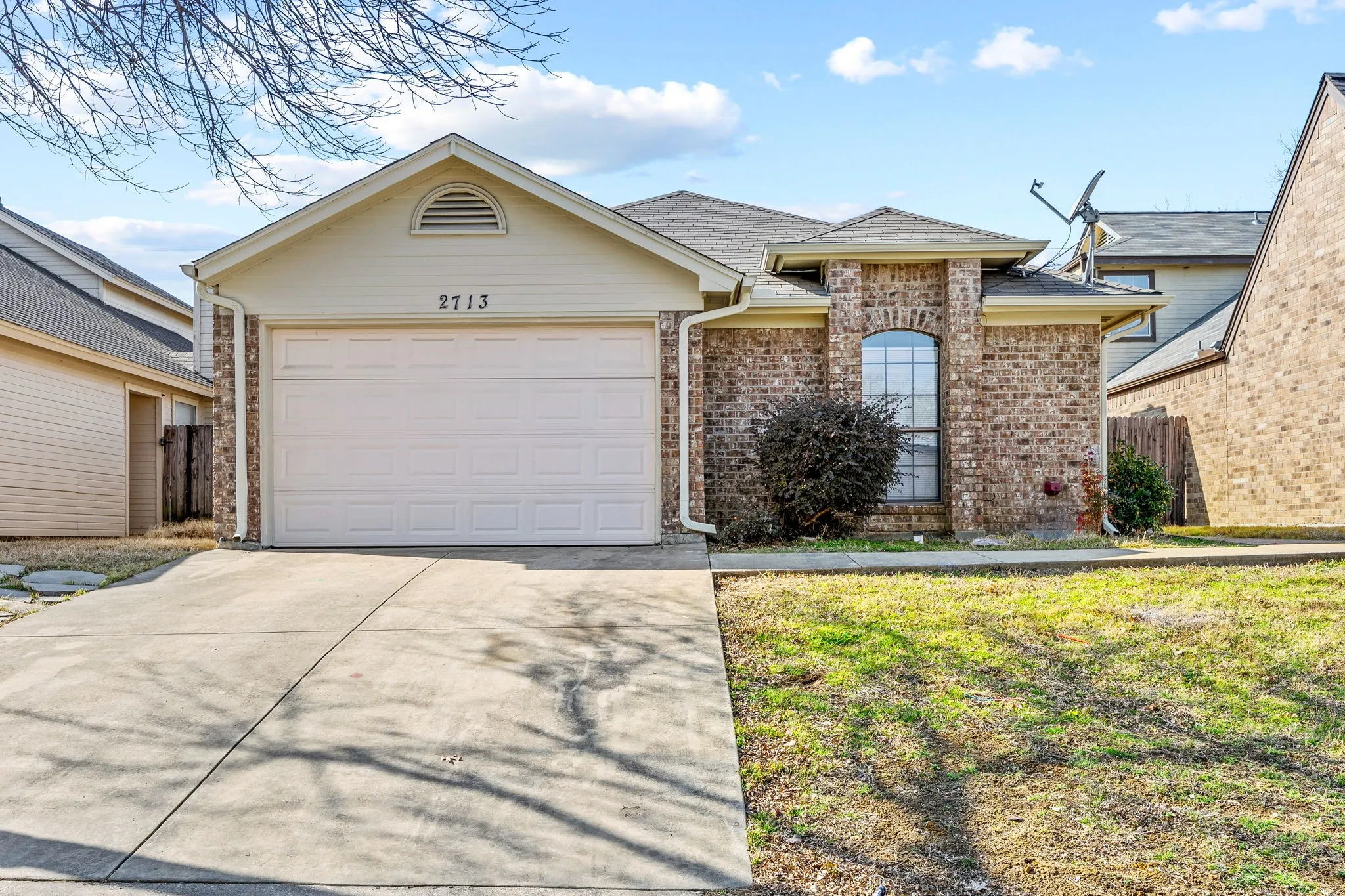 Single Family Residence For Sale in Dallas County , 2713 Harvest Lake Drive, Irving, Texas 75060, 3 Bedroom, 2 Bathroom, 2 Garage spaces, 1,531 Sqft, built in 1985, mls#21167552, Real Estate Agent in Irving, Homes For Sale in Dallas county, Homes For Sale in Irving, Realtor in Irving Texas, Real Estate Brokerage Independent Realty Texas, Luminita Cordes Realtor