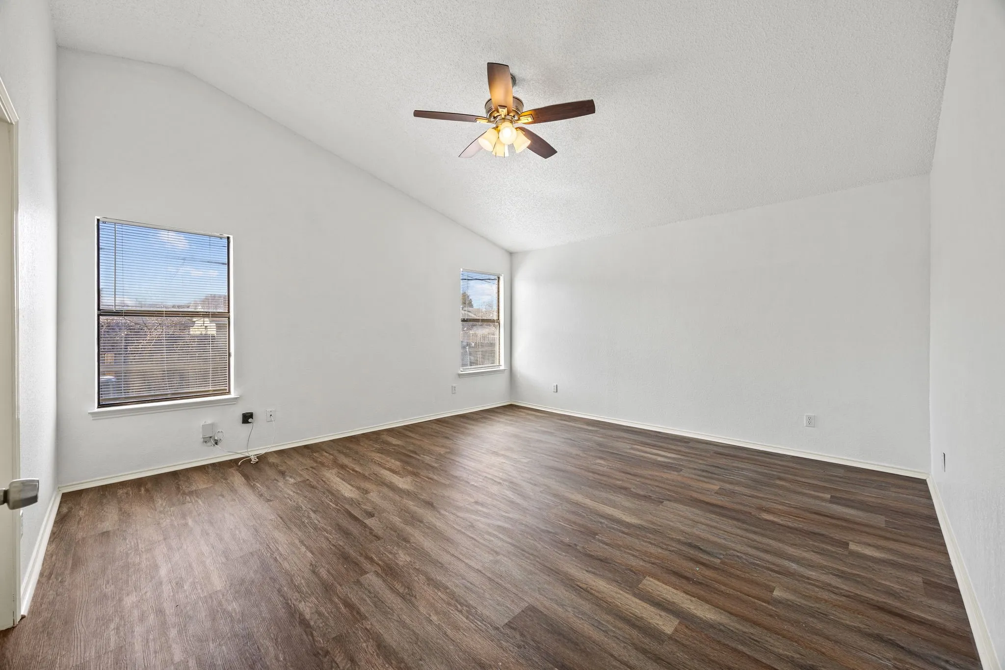 Single Family Residence For Sale in Dallas County , 2713 Harvest Lake Drive, Irving, Texas 75060, 3 Bedroom, 2 Bathroom, 2 Garage spaces, 1,531 Sqft, built in 1985, mls#21167552, Real Estate Agent in Irving, Homes For Sale in Dallas county, Homes For Sale in Irving, Realtor in Irving Texas, Real Estate Brokerage Independent Realty Texas, Luminita Cordes Realtor