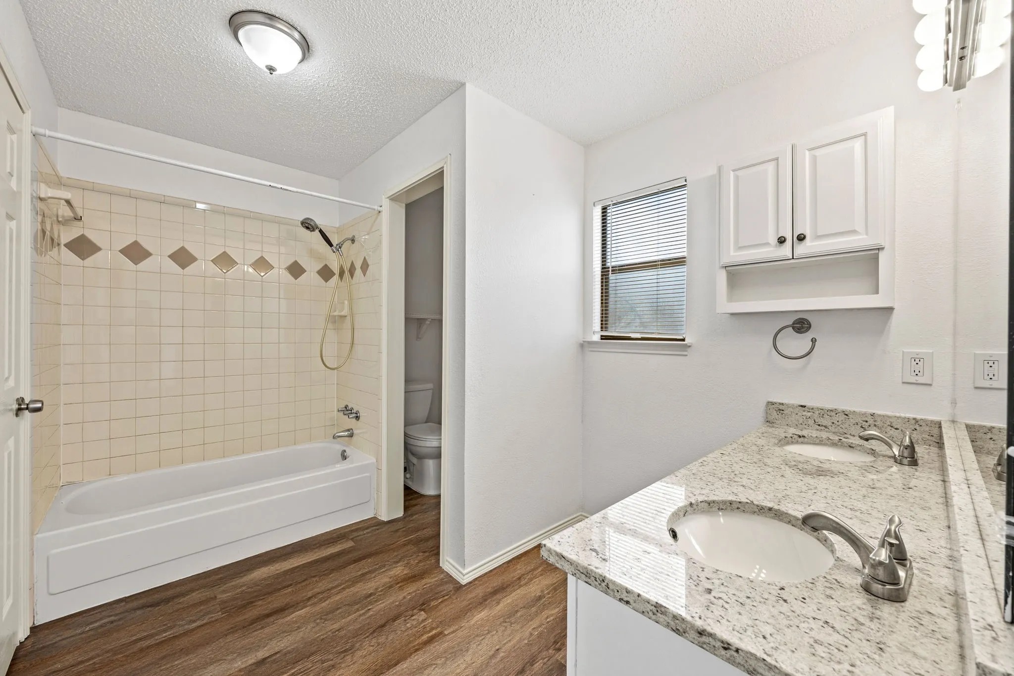 Single Family Residence For Sale in Dallas County , 2713 Harvest Lake Drive, Irving, Texas 75060, 3 Bedroom, 2 Bathroom, 2 Garage spaces, 1,531 Sqft, built in 1985, mls#21167552, Real Estate Agent in Irving, Homes For Sale in Dallas county, Homes For Sale in Irving, Realtor in Irving Texas, Real Estate Brokerage Independent Realty Texas, Luminita Cordes Realtor