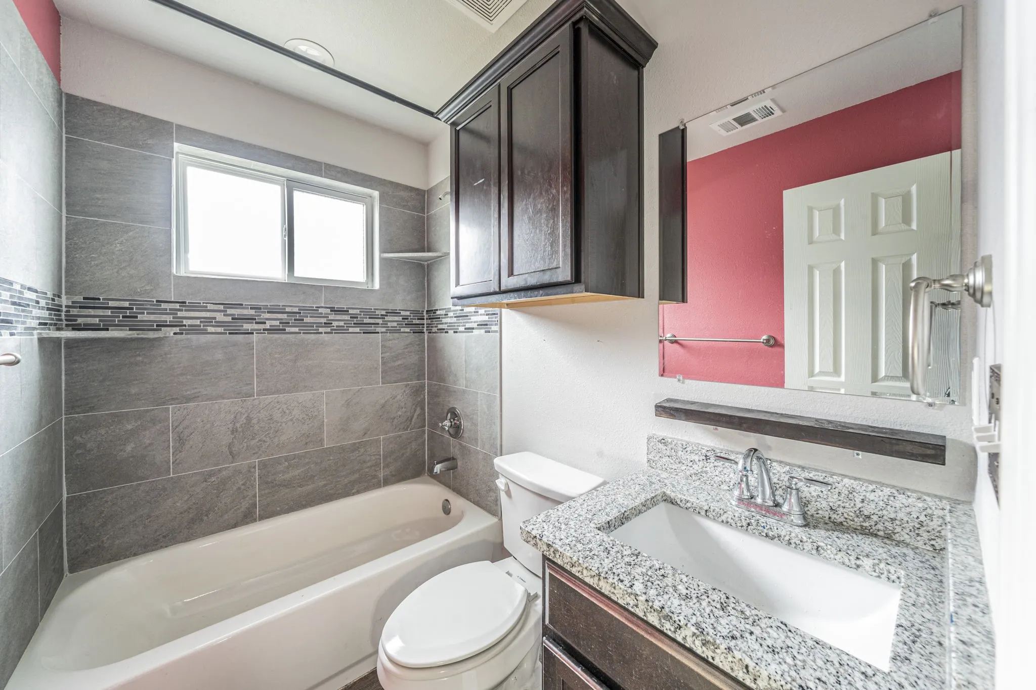 Single Family Residence For Sale in Hunt County , 813 Jones Street, Greenville, Texas 75401, 3 Bedrooms, 2 Bathrooms, 1 Garage spaces, 1,177 Sqft, built in 2021, Price $205,000, mls#21161046, Real Estate Agent in Greenville, Homes For Sale in Hunt county, Homes For Sale in Greenville, Realtor in Greenville Texas, Real Estate Brokerage Independent Realty Texas, Luminita Cordes Realtor
