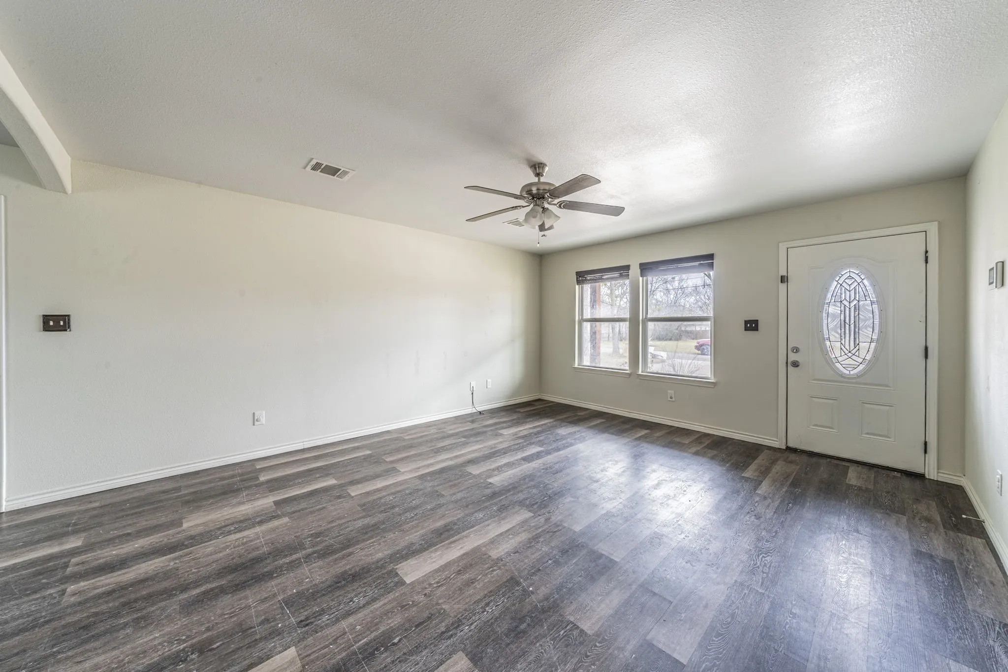 Single Family Residence For Sale in Hunt County , 813 Jones Street, Greenville, Texas 75401, 3 Bedrooms, 2 Bathrooms, 1 Garage spaces, 1,177 Sqft, built in 2021, Price $205,000, mls#21161046, Real Estate Agent in Greenville, Homes For Sale in Hunt county, Homes For Sale in Greenville, Realtor in Greenville Texas, Real Estate Brokerage Independent Realty Texas, Luminita Cordes Realtor