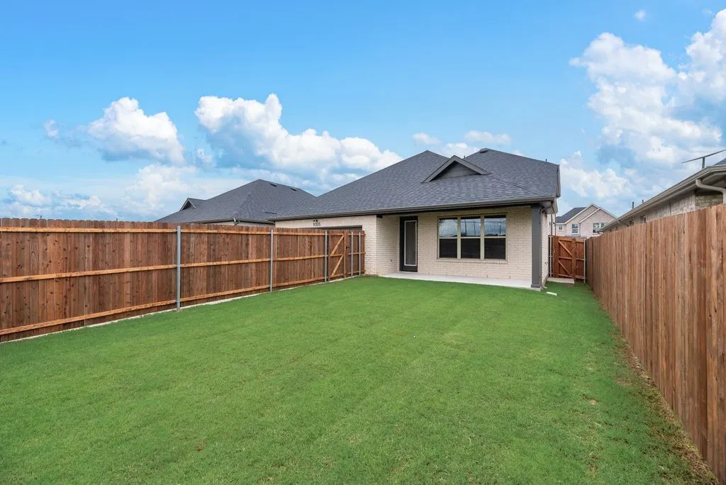 Single Family Residence For Sale in Grayson County , 1055 Birdie Street, Gunter, Texas 75058, 4 Bedroom, 3 Bathroom, 2 Garage spaces, 2,387 Sqft, built in 2026, New Construction - Complete, mls#21168923, Real Estate Agent in Gunter, Homes For Sale in Grayson county, Homes For Sale in Gunter, Realtor in Gunter Texas, Real Estate Brokerage Independent Realty Texas, Luminita Cordes Realtor
