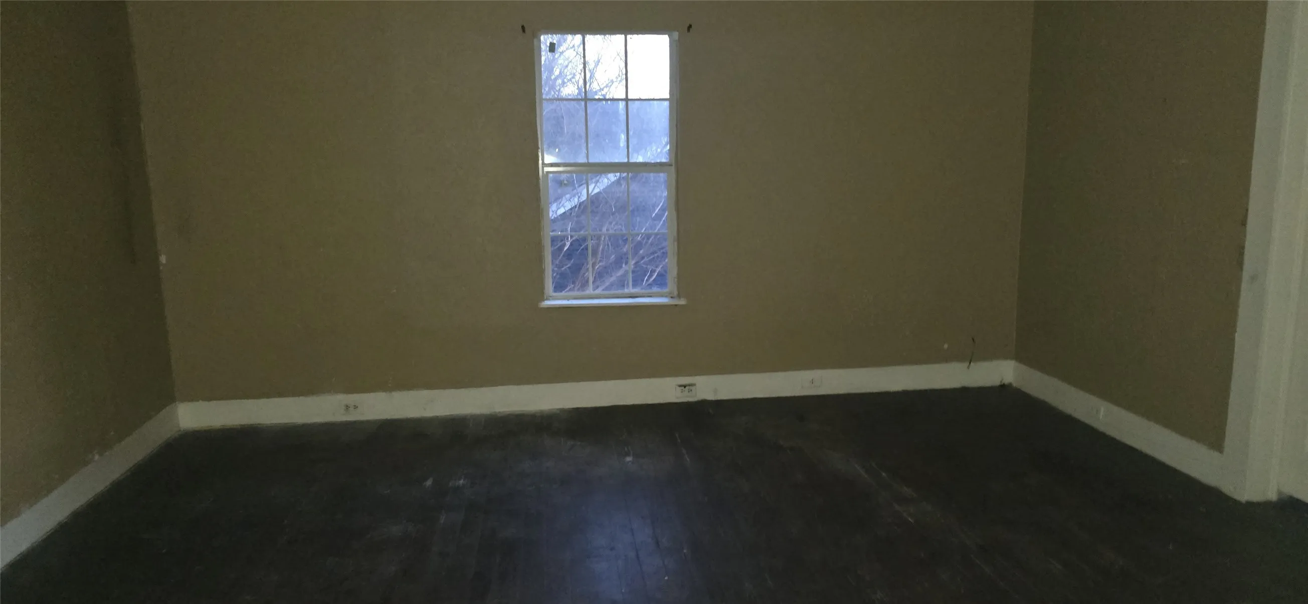 Single Family Residence For Sale in Kaufman County , 506 N Washington Street, Kaufman, Texas 75142, 4 Bedroom, 2 Bathroom, 2 Garage spaces, 2,610 Sqft, built in 1955, Preowned, mls#21172121, Real Estate Agent in Kaufman, Homes For Sale in Kaufman county, Homes For Sale in Kaufman, Realtor in Kaufman Texas, Real Estate Brokerage Independent Realty Texas, Luminita Cordes Realtor
