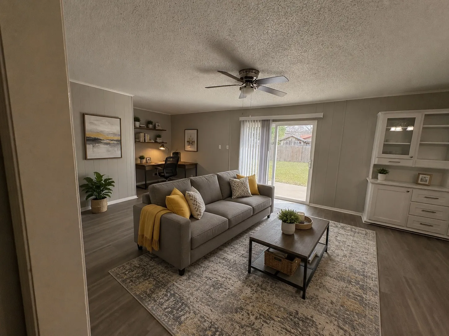Single Family Residence For Sale in Ellis County , 205 San Jacinto Court, Waxahachie, Texas 75165, 3 Bedroom, 2 Bathroom, 2 Garage spaces, 1,830 Sqft, built in 1976, Preowned, mls#21170157, Real Estate Agent in Waxahachie, Homes For Sale in Ellis county, Homes For Sale in Waxahachie, Realtor in Waxahachie Texas, Real Estate Brokerage Independent Realty Texas, Luminita Cordes Realtor
