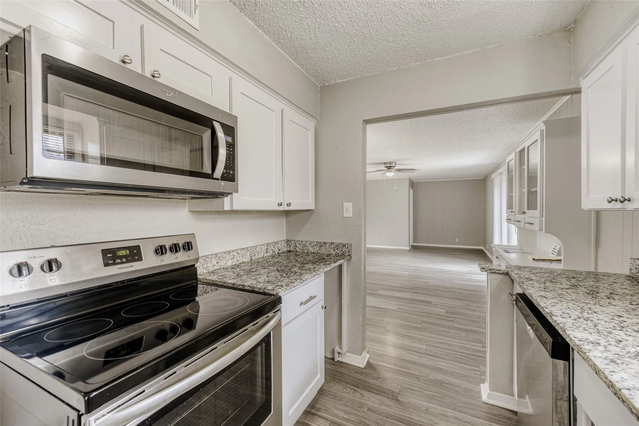 Single Family Residence For Sale in Ellis County , 205 San Jacinto Court, Waxahachie, Texas 75165, 3 Bedroom, 2 Bathroom, 2 Garage spaces, 1,830 Sqft, built in 1976, Preowned, mls#21170157, Real Estate Agent in Waxahachie, Homes For Sale in Ellis county, Homes For Sale in Waxahachie, Realtor in Waxahachie Texas, Real Estate Brokerage Independent Realty Texas, Luminita Cordes Realtor