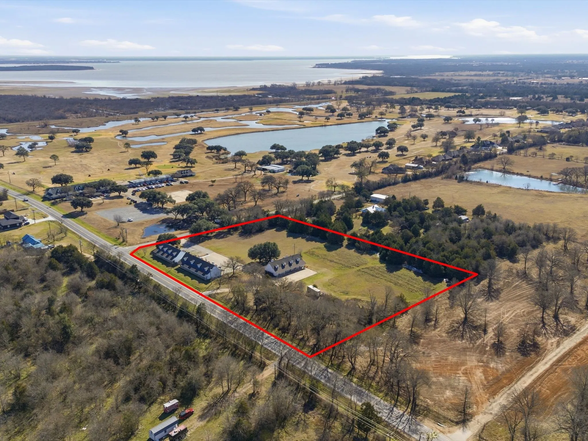 Business For Sale in Kaufman County , 1010 Ranch Country Drive, Kemp, Texas 75143, 0, 0, Garage spaces, 11,826 Sqft, built in 1984, Preowned, Price $1,350,000, mls#21159583, Real Estate Agent in Kemp, Homes For Sale in Kaufman county, Homes For Sale in Kemp, Realtor in Kemp Texas, Real Estate Brokerage Independent Realty Texas, Luminita Cordes Realtor