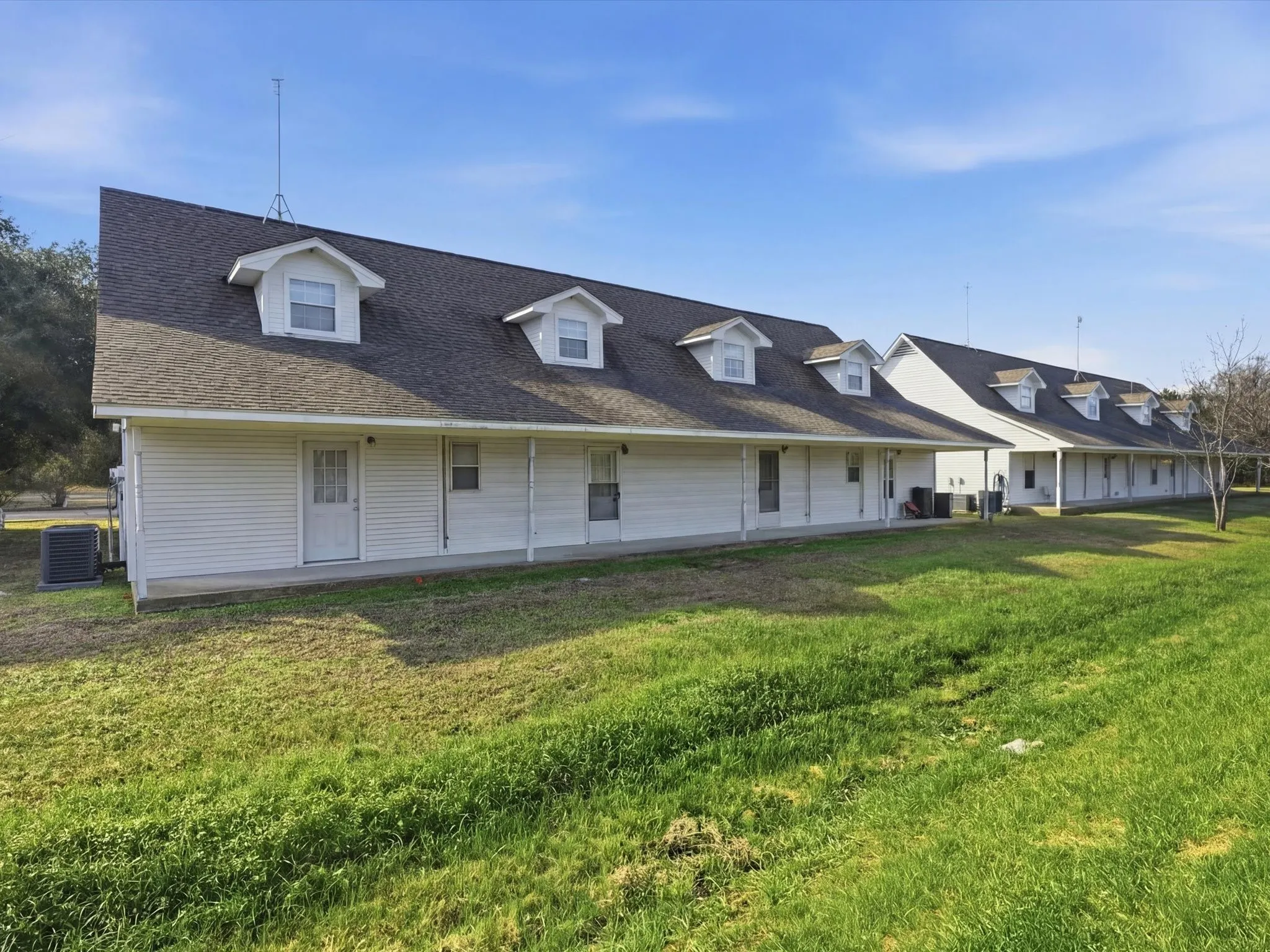 Business For Sale in Kaufman County , 1010 Ranch Country Drive, Kemp, Texas 75143, 0, 0, Garage spaces, 11,826 Sqft, built in 1984, Preowned, Price $1,350,000, mls#21159583, Real Estate Agent in Kemp, Homes For Sale in Kaufman county, Homes For Sale in Kemp, Realtor in Kemp Texas, Real Estate Brokerage Independent Realty Texas, Luminita Cordes Realtor