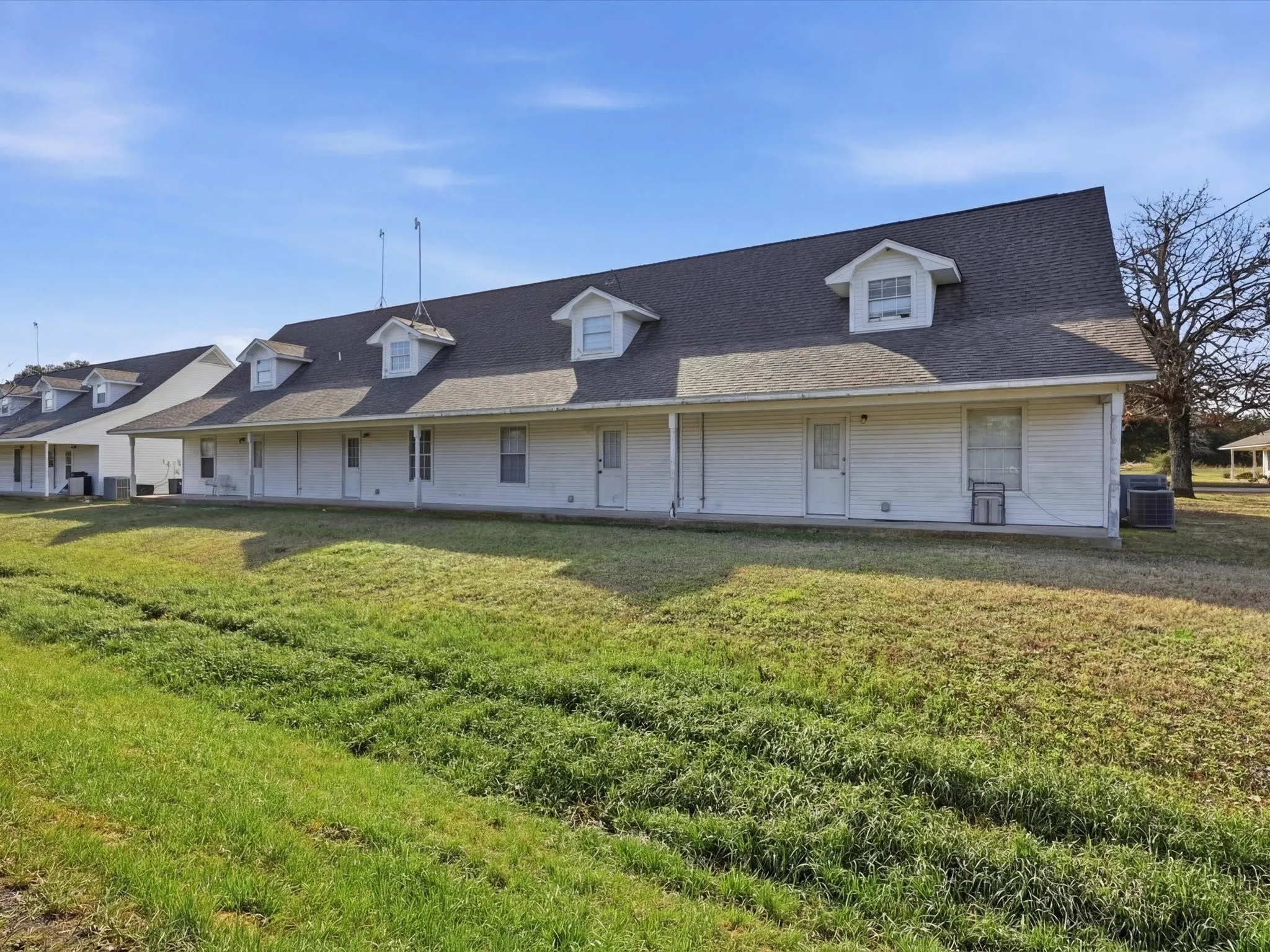 Business For Sale in Kaufman County , 1010 Ranch Country Drive, Kemp, Texas 75143, 0, 0, Garage spaces, 11,826 Sqft, built in 1984, Preowned, Price $1,350,000, mls#21159583, Real Estate Agent in Kemp, Homes For Sale in Kaufman county, Homes For Sale in Kemp, Realtor in Kemp Texas, Real Estate Brokerage Independent Realty Texas, Luminita Cordes Realtor