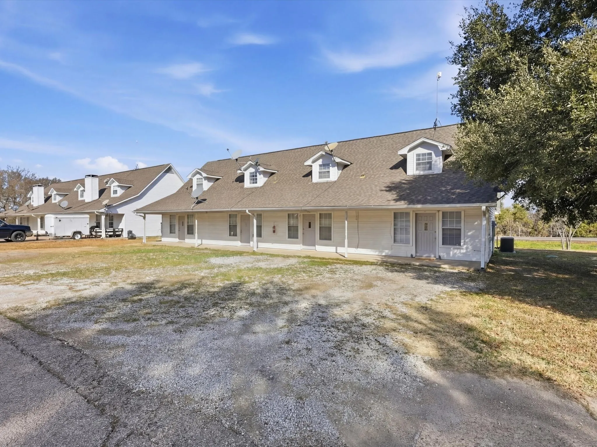 Business For Sale in Kaufman County , 1010 Ranch Country Drive, Kemp, Texas 75143, 0, 0, Garage spaces, 11,826 Sqft, built in 1984, Preowned, Price $1,350,000, mls#21159583, Real Estate Agent in Kemp, Homes For Sale in Kaufman county, Homes For Sale in Kemp, Realtor in Kemp Texas, Real Estate Brokerage Independent Realty Texas, Luminita Cordes Realtor