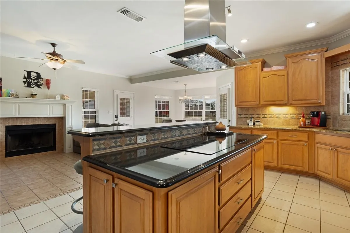 Single Family Residence For Sale in Fannin County , 1628 County Road 2605, Bonham, Texas 75418, 4 Bedroom, 3 Bathroom, 2 Garage spaces, 3,645 Sqft, built in 2001, mls#21170984, Real Estate Agent in Bonham, Homes For Sale in Fannin county, Homes For Sale in Bonham, Realtor in Bonham Texas, Real Estate Brokerage Independent Realty Texas, Luminita Cordes Realtor
