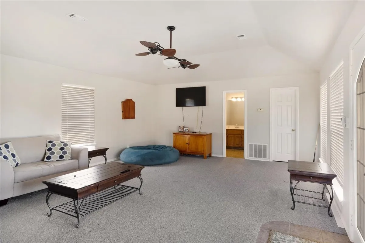 Single Family Residence For Sale in Fannin County , 1628 County Road 2605, Bonham, Texas 75418, 4 Bedroom, 3 Bathroom, 2 Garage spaces, 3,645 Sqft, built in 2001, mls#21170984, Real Estate Agent in Bonham, Homes For Sale in Fannin county, Homes For Sale in Bonham, Realtor in Bonham Texas, Real Estate Brokerage Independent Realty Texas, Luminita Cordes Realtor