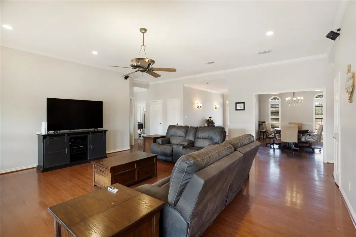 Single Family Residence For Sale in Fannin County , 1628 County Road 2605, Bonham, Texas 75418, 4 Bedroom, 3 Bathroom, 2 Garage spaces, 3,645 Sqft, built in 2001, mls#21170984, Real Estate Agent in Bonham, Homes For Sale in Fannin county, Homes For Sale in Bonham, Realtor in Bonham Texas, Real Estate Brokerage Independent Realty Texas, Luminita Cordes Realtor