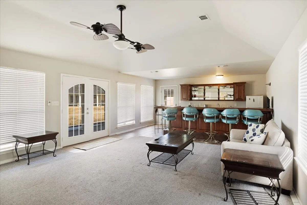 Single Family Residence For Sale in Fannin County , 1628 County Road 2605, Bonham, Texas 75418, 4 Bedroom, 3 Bathroom, 2 Garage spaces, 3,645 Sqft, built in 2001, mls#21170984, Real Estate Agent in Bonham, Homes For Sale in Fannin county, Homes For Sale in Bonham, Realtor in Bonham Texas, Real Estate Brokerage Independent Realty Texas, Luminita Cordes Realtor
