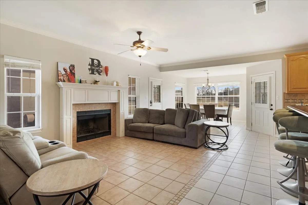 Single Family Residence For Sale in Fannin County , 1628 County Road 2605, Bonham, Texas 75418, 4 Bedroom, 3 Bathroom, 2 Garage spaces, 3,645 Sqft, built in 2001, mls#21170984, Real Estate Agent in Bonham, Homes For Sale in Fannin county, Homes For Sale in Bonham, Realtor in Bonham Texas, Real Estate Brokerage Independent Realty Texas, Luminita Cordes Realtor