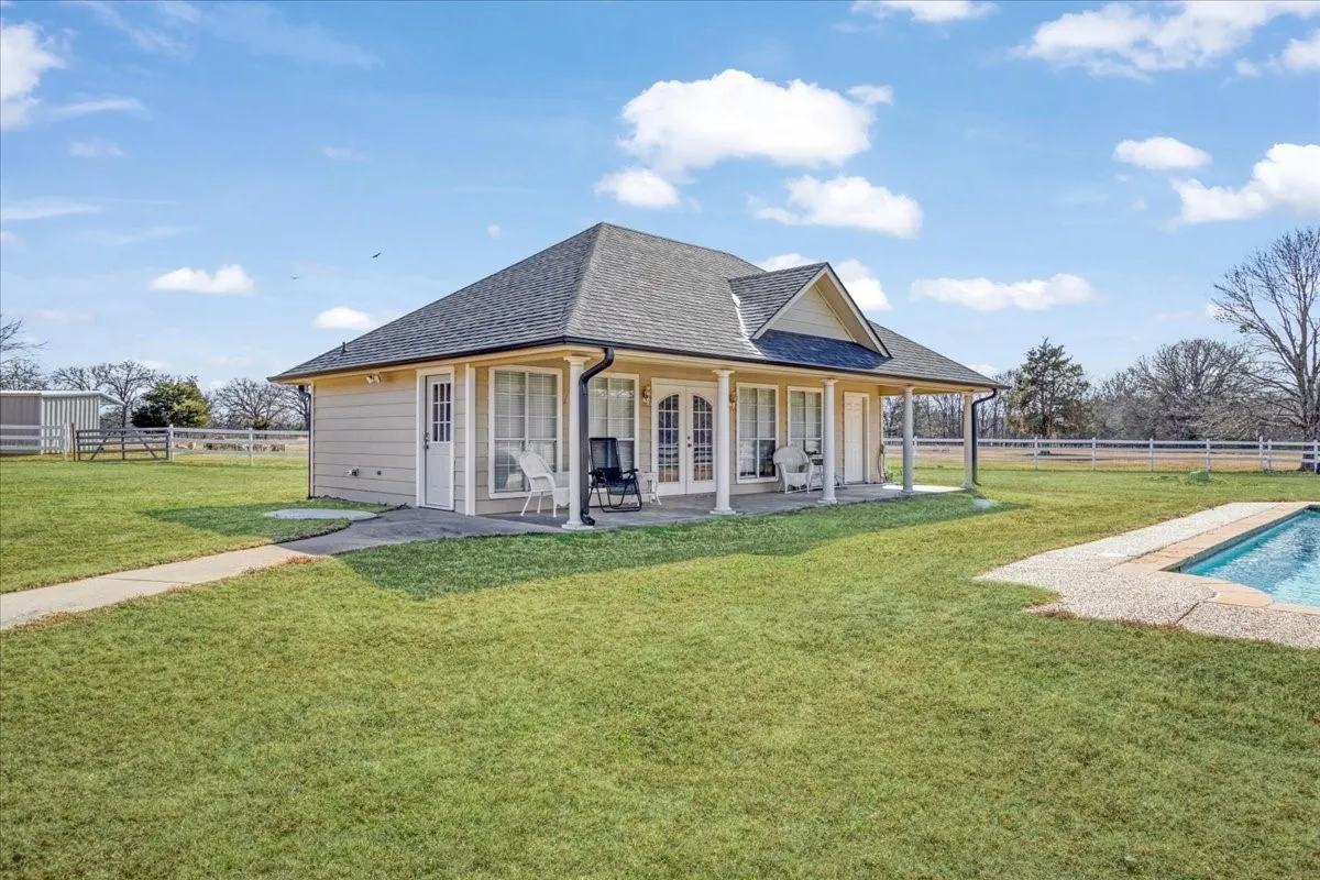 Single Family Residence For Sale in Fannin County , 1628 County Road 2605, Bonham, Texas 75418, 4 Bedroom, 3 Bathroom, 2 Garage spaces, 3,645 Sqft, built in 2001, mls#21170984, Real Estate Agent in Bonham, Homes For Sale in Fannin county, Homes For Sale in Bonham, Realtor in Bonham Texas, Real Estate Brokerage Independent Realty Texas, Luminita Cordes Realtor