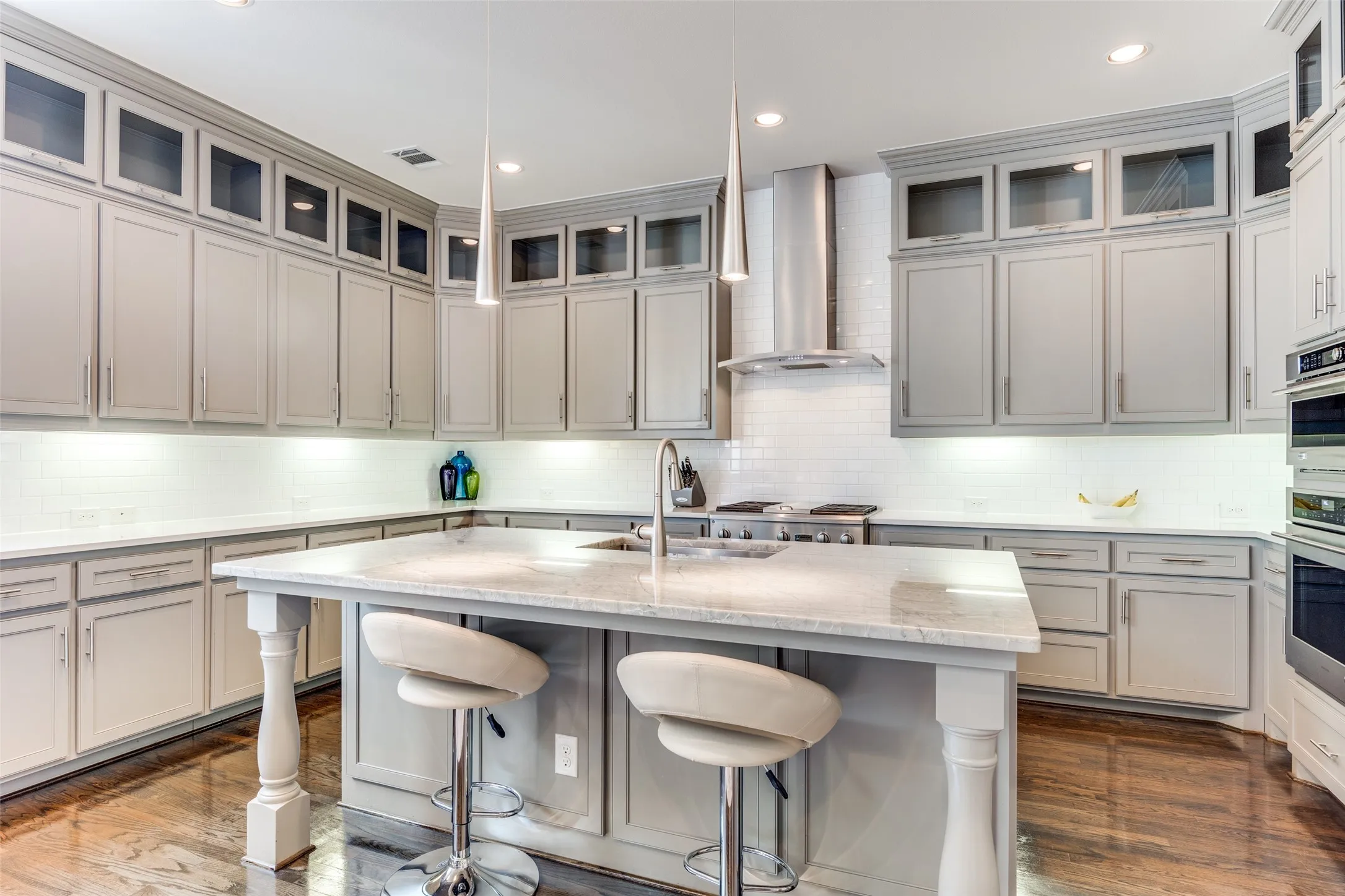 Single Family Residence For Sale in Dallas County , 9444 Monteleon, Dallas, Texas 75220, 3 Bedroom, 4 Bathroom, 2 Garage spaces, 3,798 Sqft, built in 2013, Preowned, mls#21163043, Real Estate Agent in Dallas, Homes For Sale in Dallas county, Homes For Sale in Dallas, Realtor in Dallas Texas, Real Estate Brokerage Independent Realty Texas, Luminita Cordes Realtor