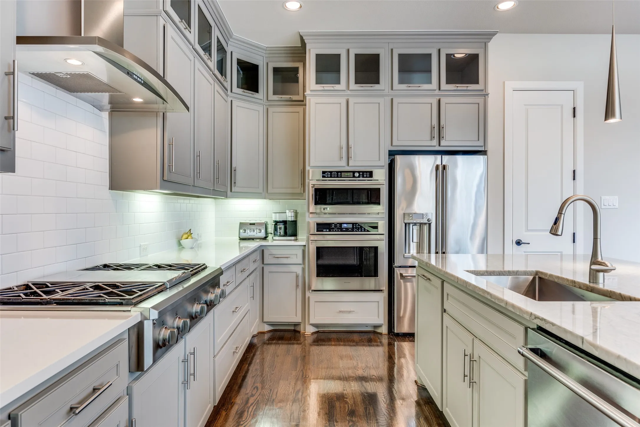 Single Family Residence For Sale in Dallas County , 9444 Monteleon, Dallas, Texas 75220, 3 Bedroom, 4 Bathroom, 2 Garage spaces, 3,798 Sqft, built in 2013, Preowned, mls#21163043, Real Estate Agent in Dallas, Homes For Sale in Dallas county, Homes For Sale in Dallas, Realtor in Dallas Texas, Real Estate Brokerage Independent Realty Texas, Luminita Cordes Realtor