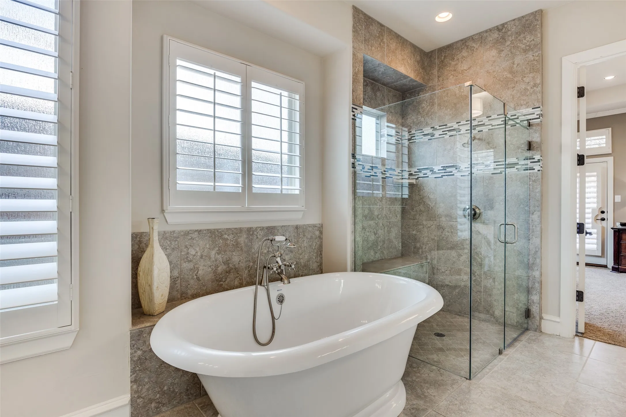 Single Family Residence For Sale in Dallas County , 9444 Monteleon, Dallas, Texas 75220, 3 Bedroom, 4 Bathroom, 2 Garage spaces, 3,798 Sqft, built in 2013, Preowned, mls#21163043, Real Estate Agent in Dallas, Homes For Sale in Dallas county, Homes For Sale in Dallas, Realtor in Dallas Texas, Real Estate Brokerage Independent Realty Texas, Luminita Cordes Realtor