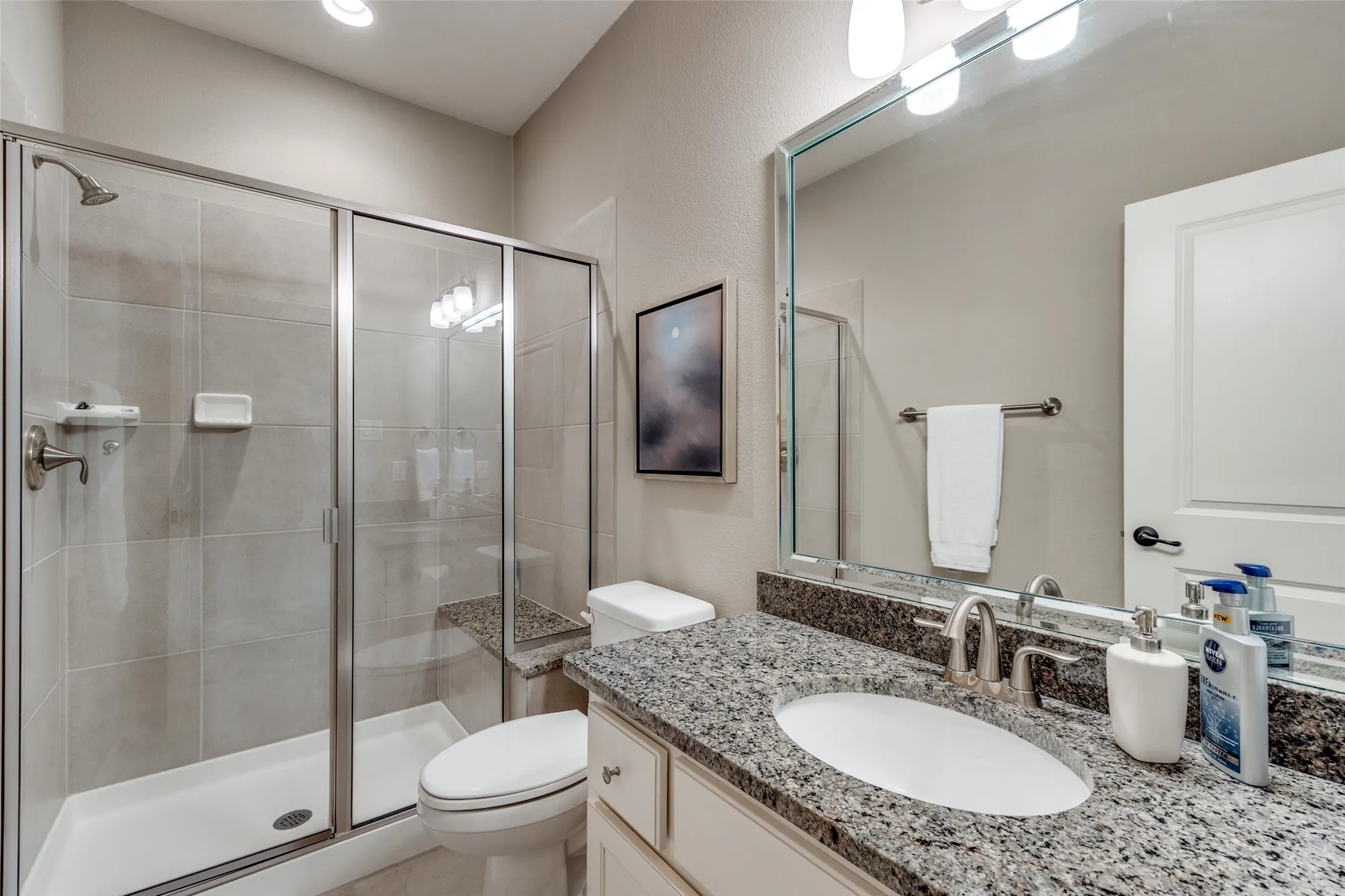 Single Family Residence For Sale in Dallas County , 9444 Monteleon, Dallas, Texas 75220, 3 Bedroom, 4 Bathroom, 2 Garage spaces, 3,798 Sqft, built in 2013, Preowned, mls#21163043, Real Estate Agent in Dallas, Homes For Sale in Dallas county, Homes For Sale in Dallas, Realtor in Dallas Texas, Real Estate Brokerage Independent Realty Texas, Luminita Cordes Realtor