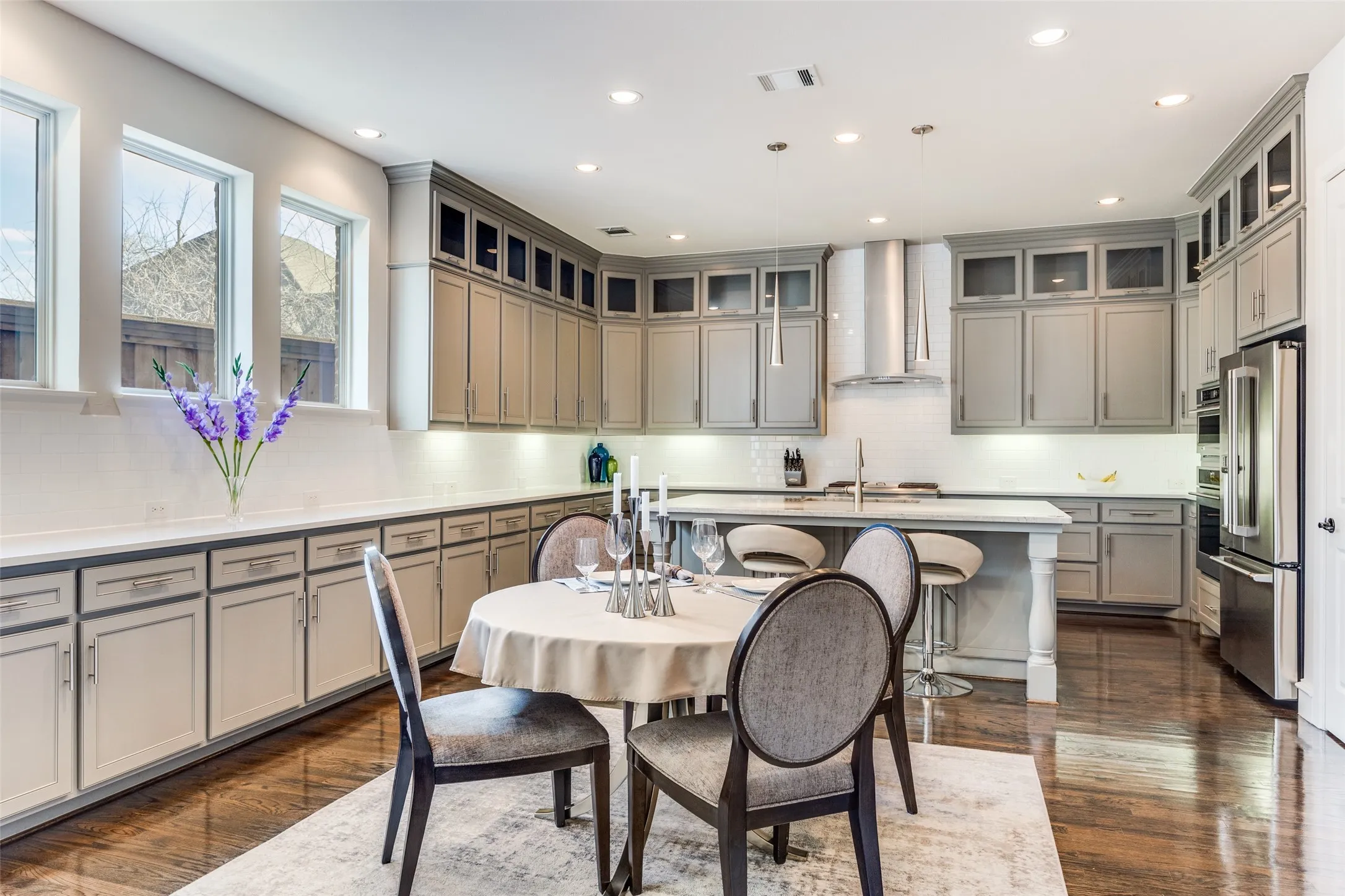 Single Family Residence For Sale in Dallas County , 9444 Monteleon, Dallas, Texas 75220, 3 Bedroom, 4 Bathroom, 2 Garage spaces, 3,798 Sqft, built in 2013, Preowned, mls#21163043, Real Estate Agent in Dallas, Homes For Sale in Dallas county, Homes For Sale in Dallas, Realtor in Dallas Texas, Real Estate Brokerage Independent Realty Texas, Luminita Cordes Realtor