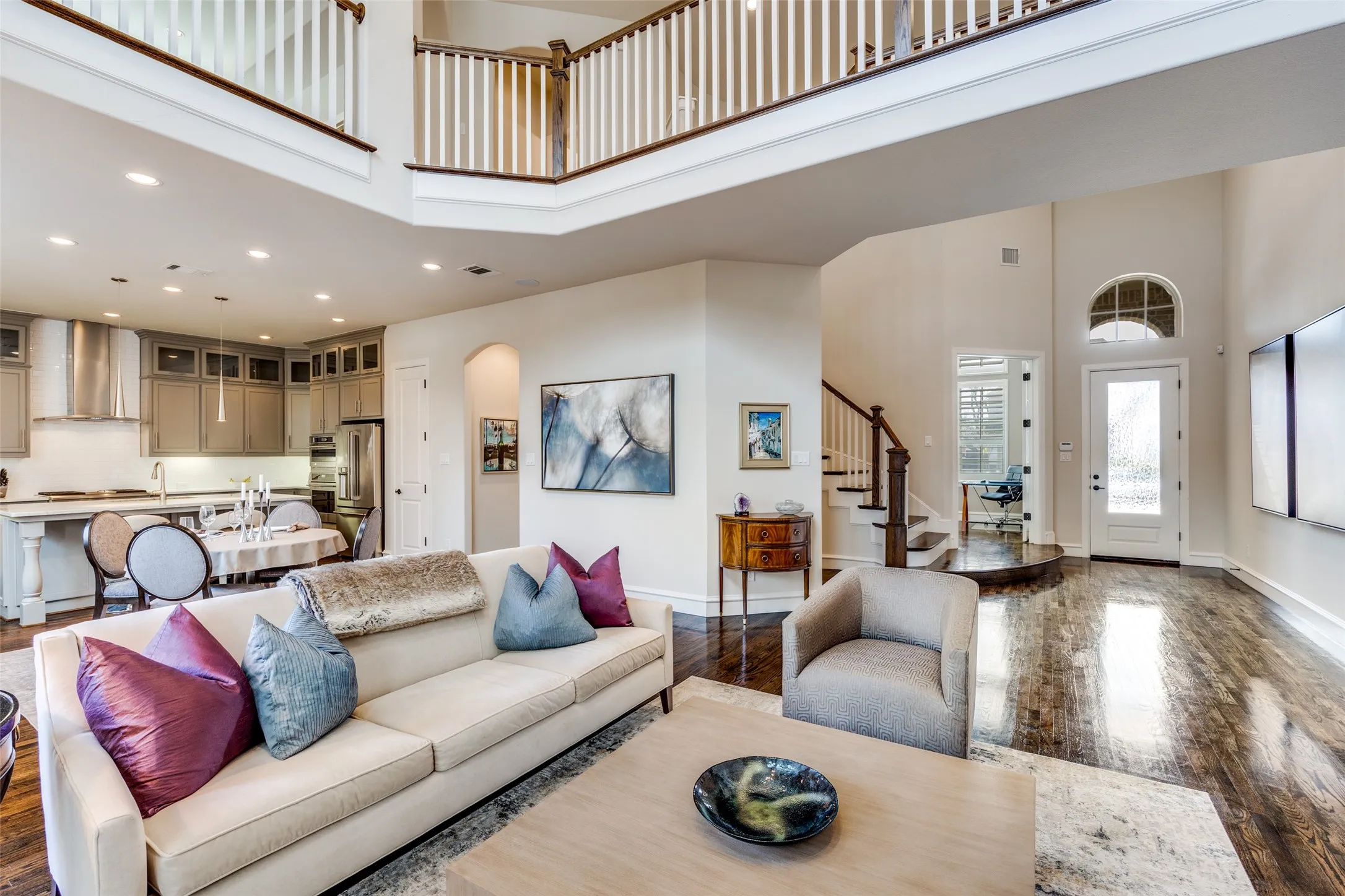 Single Family Residence For Sale in Dallas County , 9444 Monteleon, Dallas, Texas 75220, 3 Bedroom, 4 Bathroom, 2 Garage spaces, 3,798 Sqft, built in 2013, Preowned, mls#21163043, Real Estate Agent in Dallas, Homes For Sale in Dallas county, Homes For Sale in Dallas, Realtor in Dallas Texas, Real Estate Brokerage Independent Realty Texas, Luminita Cordes Realtor