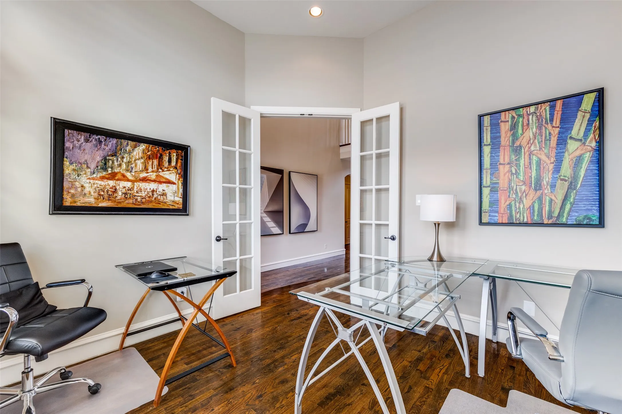 Single Family Residence For Sale in Dallas County , 9444 Monteleon, Dallas, Texas 75220, 3 Bedroom, 4 Bathroom, 2 Garage spaces, 3,798 Sqft, built in 2013, Preowned, mls#21163043, Real Estate Agent in Dallas, Homes For Sale in Dallas county, Homes For Sale in Dallas, Realtor in Dallas Texas, Real Estate Brokerage Independent Realty Texas, Luminita Cordes Realtor