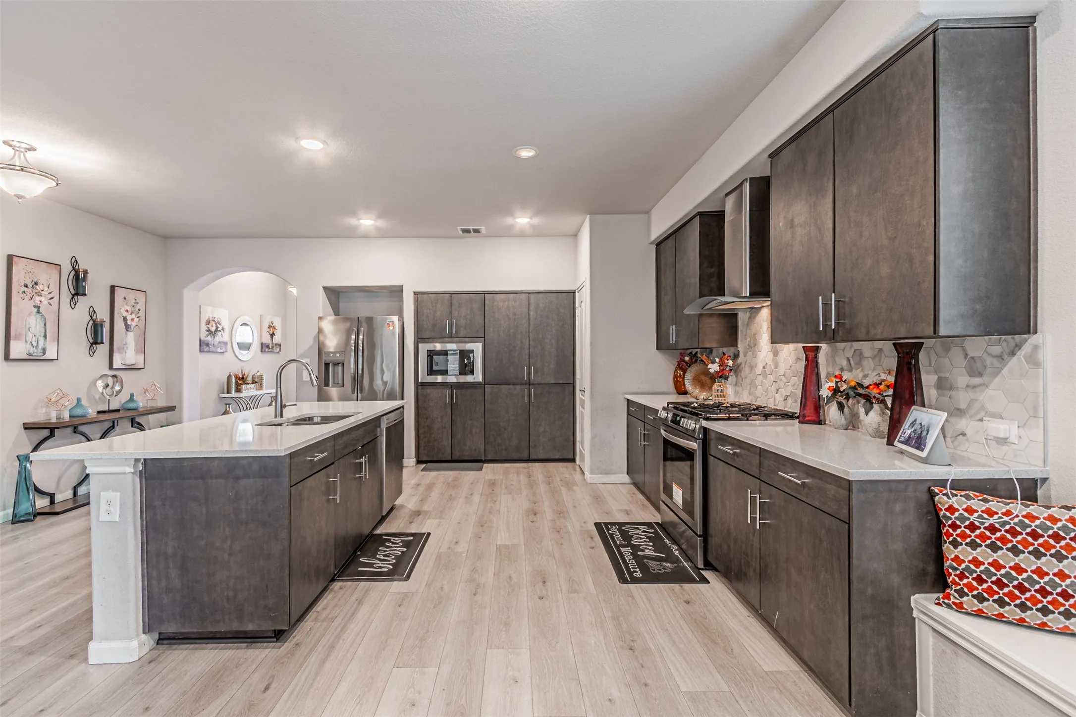Single Family Residence For Sale in Johnson County , 1128 Goldenrod Drive, Godley, Texas 76044, 5 Bedroom, 4 Bathroom, 2 Garage spaces, 3,090 Sqft, built in 2022, Preowned, mls#21171954, Real Estate Agent in Godley, Homes For Sale in Johnson county, Homes For Sale in Godley, Realtor in Godley Texas, Real Estate Brokerage Independent Realty Texas, Luminita Cordes Realtor