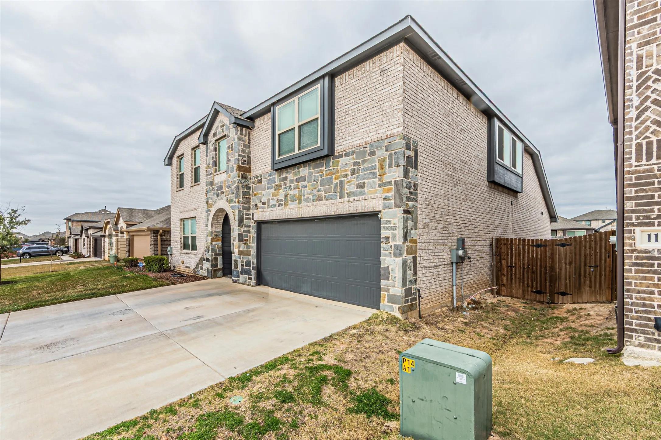 Single Family Residence For Sale in Johnson County , 1128 Goldenrod Drive, Godley, Texas 76044, 5 Bedroom, 4 Bathroom, 2 Garage spaces, 3,090 Sqft, built in 2022, Preowned, mls#21171954, Real Estate Agent in Godley, Homes For Sale in Johnson county, Homes For Sale in Godley, Realtor in Godley Texas, Real Estate Brokerage Independent Realty Texas, Luminita Cordes Realtor