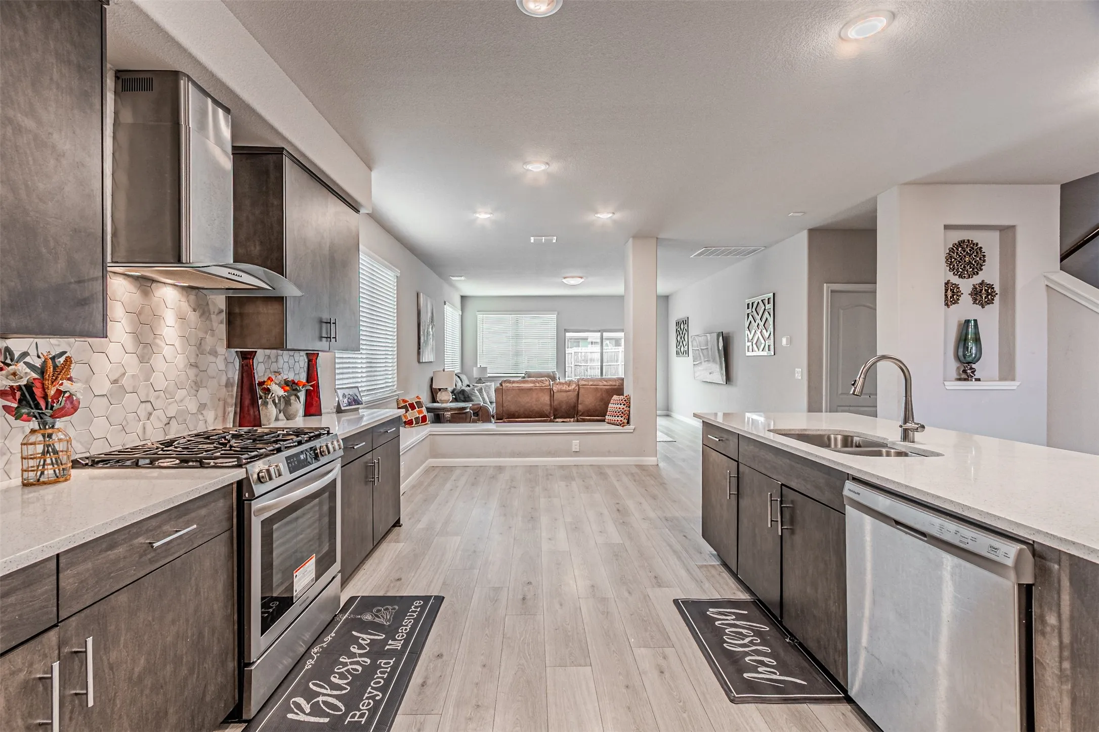 Single Family Residence For Sale in Johnson County , 1128 Goldenrod Drive, Godley, Texas 76044, 5 Bedroom, 4 Bathroom, 2 Garage spaces, 3,090 Sqft, built in 2022, Preowned, mls#21171954, Real Estate Agent in Godley, Homes For Sale in Johnson county, Homes For Sale in Godley, Realtor in Godley Texas, Real Estate Brokerage Independent Realty Texas, Luminita Cordes Realtor