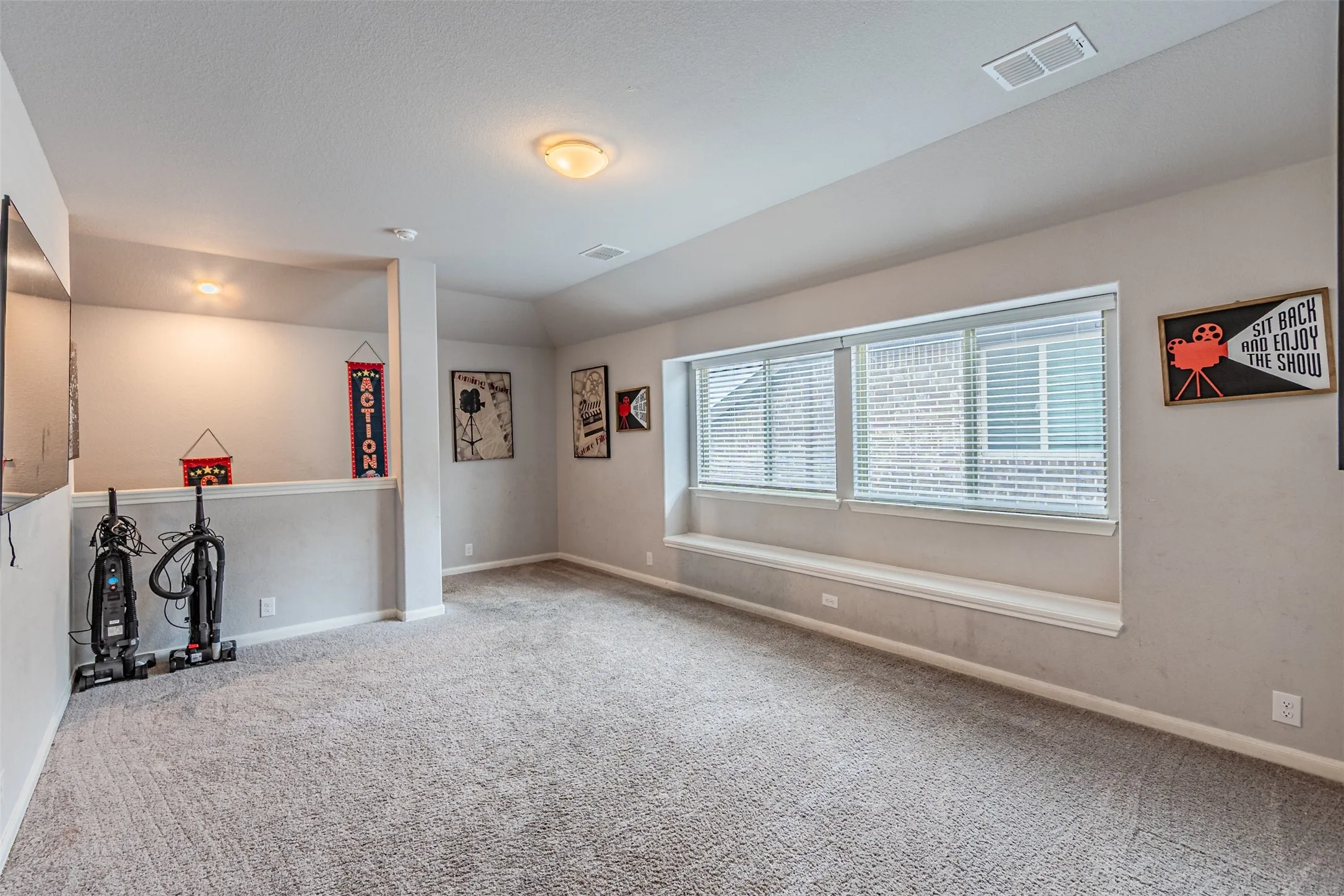 Single Family Residence For Sale in Johnson County , 1128 Goldenrod Drive, Godley, Texas 76044, 5 Bedroom, 4 Bathroom, 2 Garage spaces, 3,090 Sqft, built in 2022, Preowned, mls#21171954, Real Estate Agent in Godley, Homes For Sale in Johnson county, Homes For Sale in Godley, Realtor in Godley Texas, Real Estate Brokerage Independent Realty Texas, Luminita Cordes Realtor
