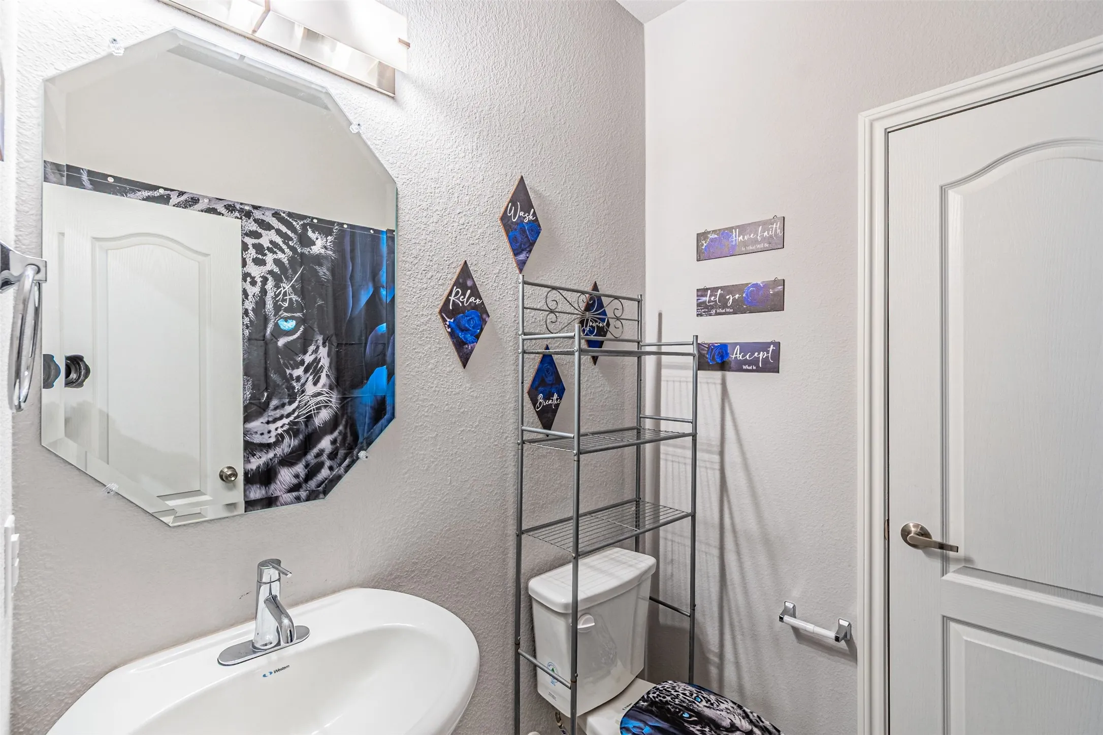 Single Family Residence For Sale in Johnson County , 1128 Goldenrod Drive, Godley, Texas 76044, 5 Bedroom, 4 Bathroom, 2 Garage spaces, 3,090 Sqft, built in 2022, Preowned, mls#21171954, Real Estate Agent in Godley, Homes For Sale in Johnson county, Homes For Sale in Godley, Realtor in Godley Texas, Real Estate Brokerage Independent Realty Texas, Luminita Cordes Realtor